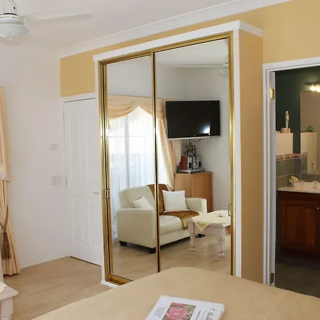 Villa Della Rosa Bed & Breakfast-3